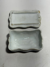 Load image into Gallery viewer, Staffordshire Porcelain Seal Of The United States Match Safe Box 19th C