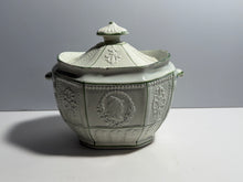 Load image into Gallery viewer, Staffordshire Pearlware Green Edge Sugar Bowl Seal Of United States And Columbia

