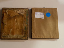 Load image into Gallery viewer, 19th Century Gold Plated Silhouettes of Washington and Jefferson
