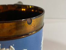 Load image into Gallery viewer, Staffordshire Copper Luster Mug with Seal of United States Florals
