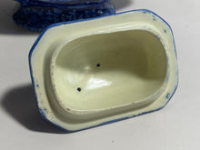 Load image into Gallery viewer, Historical Staffordshire Blue Washington Scroll In Hand Teapot Ca. 1825
