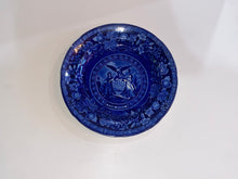 Load image into Gallery viewer, Historical Staffordshire Blue Arms Of New York Dinner Plate
