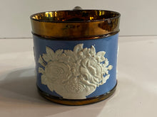 Load image into Gallery viewer, Staffordshire Copper Luster Mug with Seal of United States Florals
