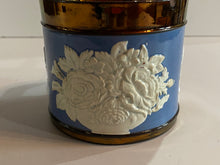 Load image into Gallery viewer, Staffordshire Copper Luster Mug with Seal of United States Florals
