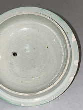 Load image into Gallery viewer, Mochaware Marbleized Teapot Lid Ca. 1800
